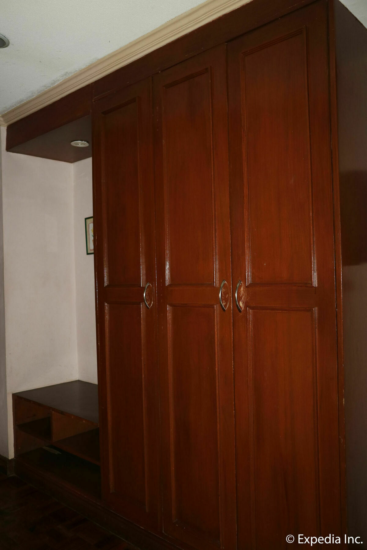 Sunrise Holiday Mansion Тагайтай Экстерьер фото